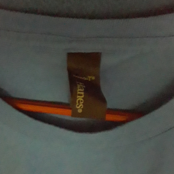 T-Shirt - Picture 3 of 5